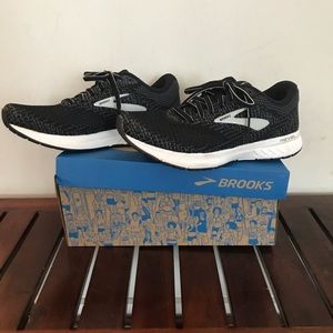 Brooks Revel 3 - size 8.5! Worn twice!